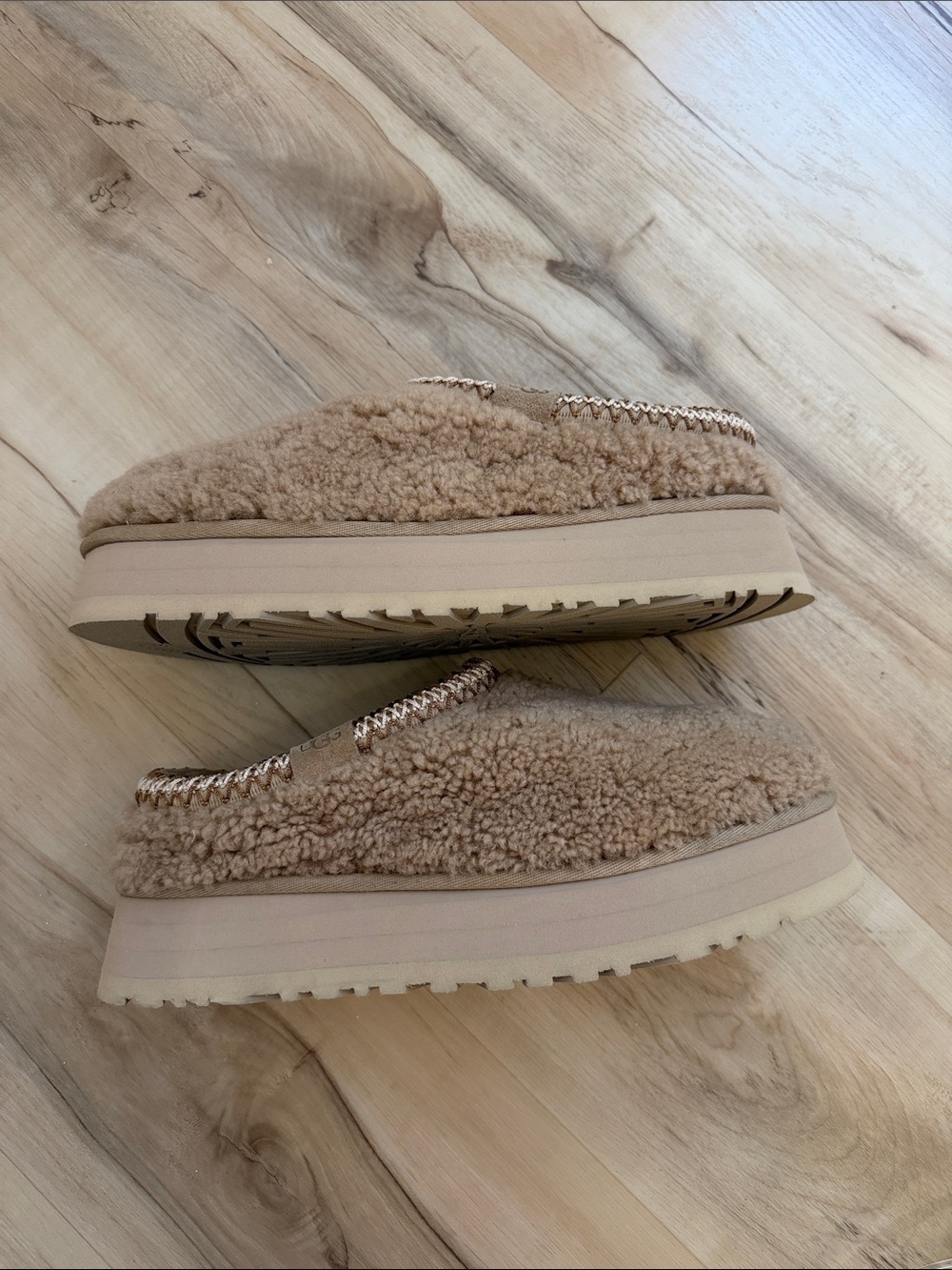 UGG Tazz Maxi Curly Genuine Shearling Platform Slipper Women - Picture 3 of 10